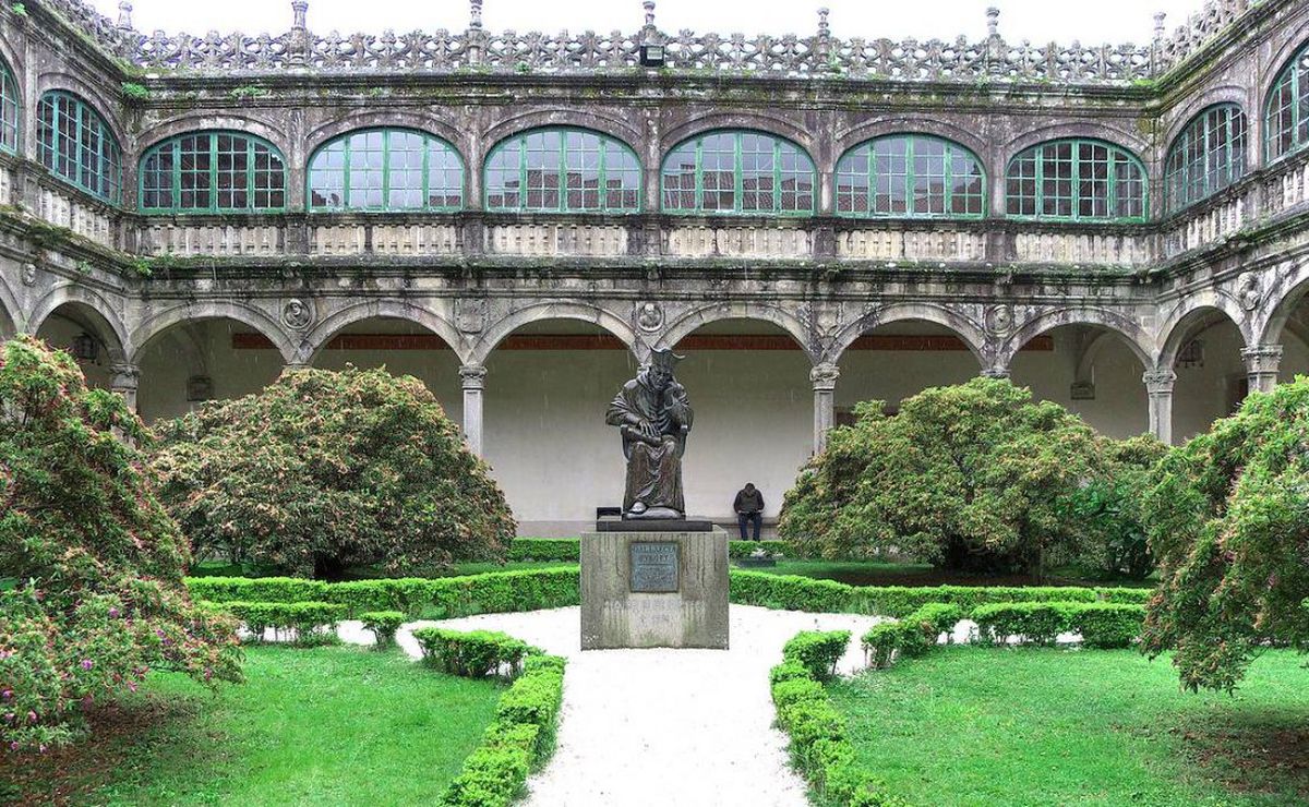 Découvrez les meilleures universités d'Espagne 2022. Le numéro un est l'université de Saint-Jacques-de-Compostelle.