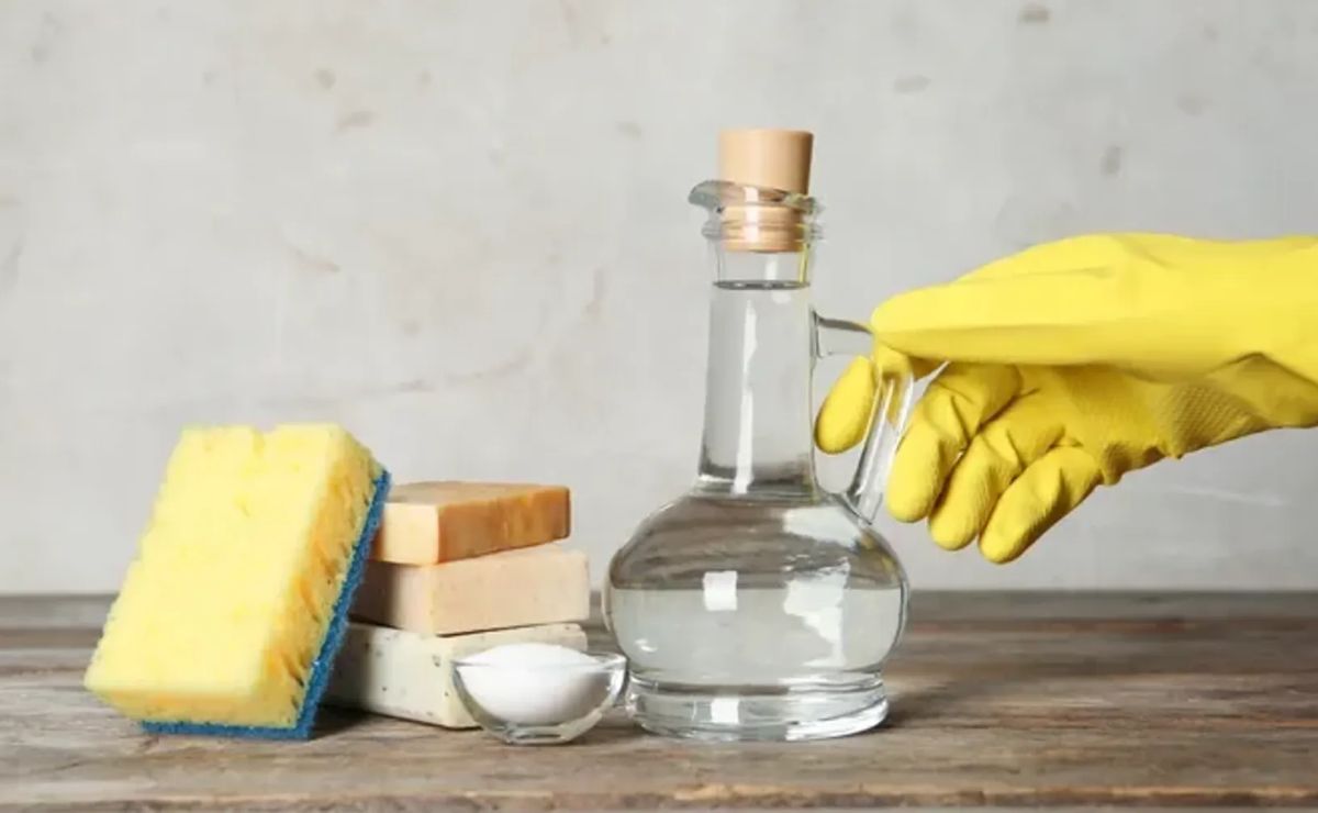 Te dejamos el mejor truco casero con el vinagre como protagonista para eliminar la caspa